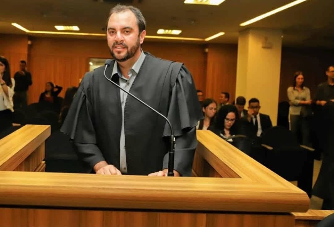 Dr. Adriano em atuação profissional